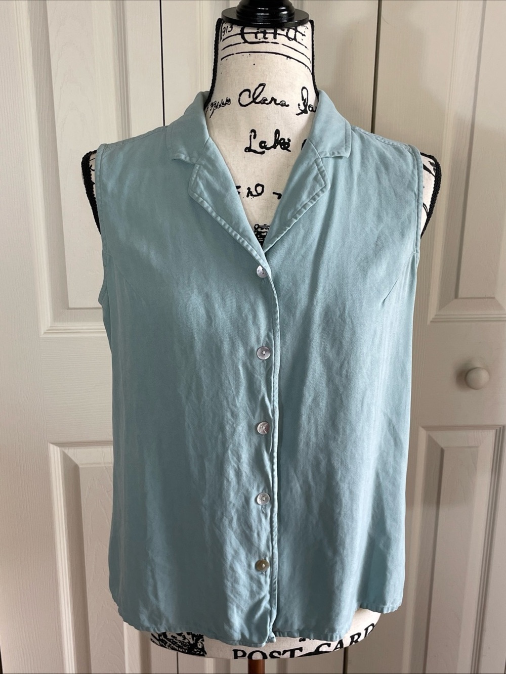 August Silk Women’s M 100% SILK Collared Tank Top Button Front Preppy Minimalist
